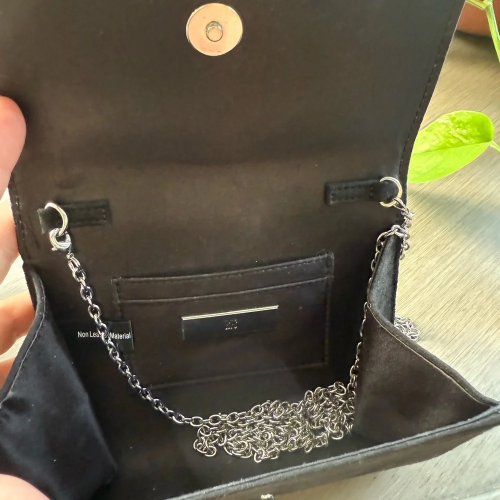 Gemstone Bow Clutch, INC - Picture 3 of 11